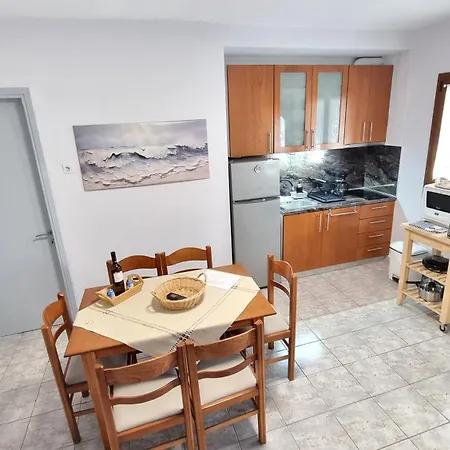 Artemis In Villa Asprovalta